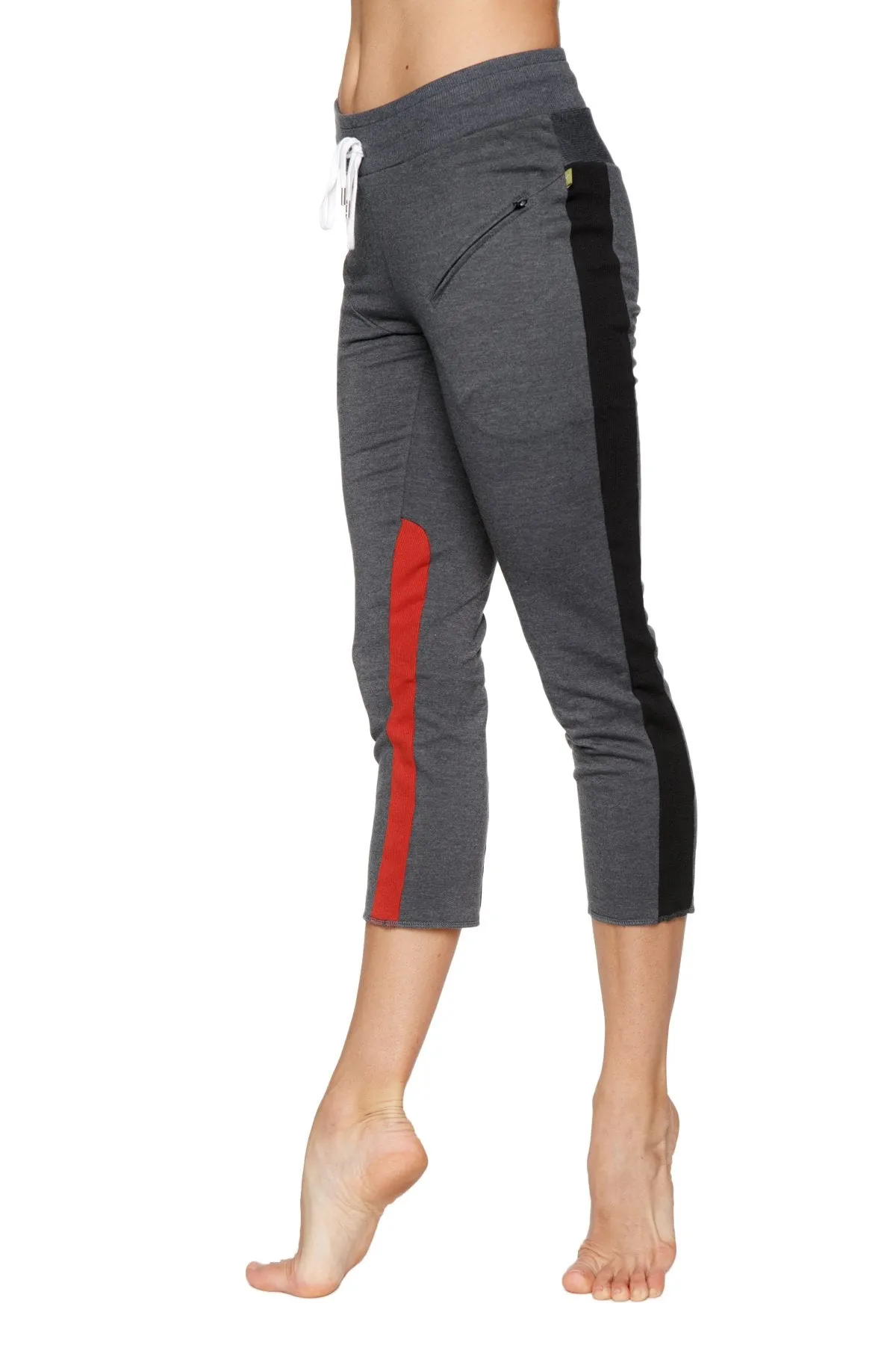 4/5 Length Zipper Pocket Capri Yoga Pant (Charcoal w/Black & Red)