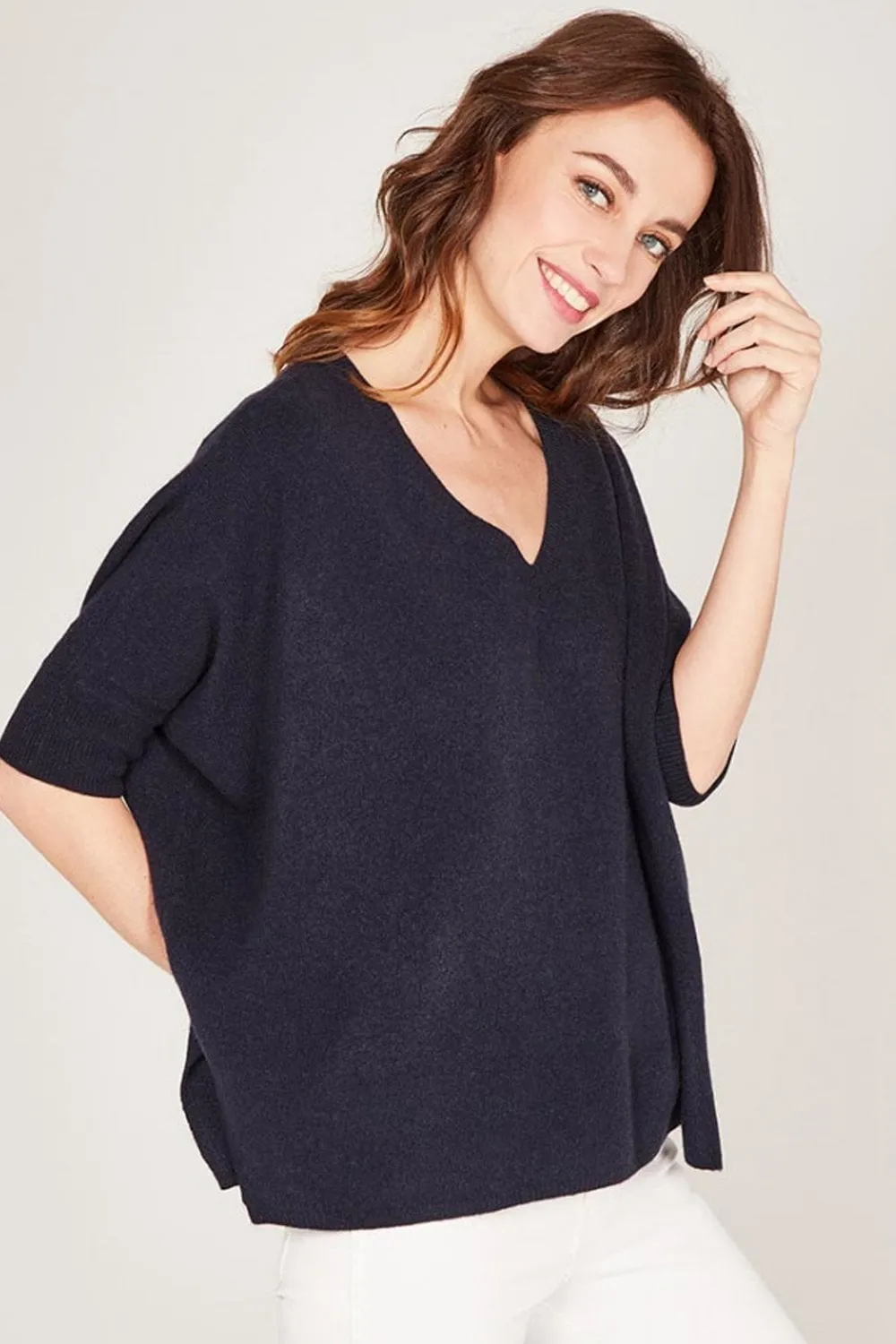 Absolut Cashmere Kate V Neck Short Sleeve Jumper in Navy