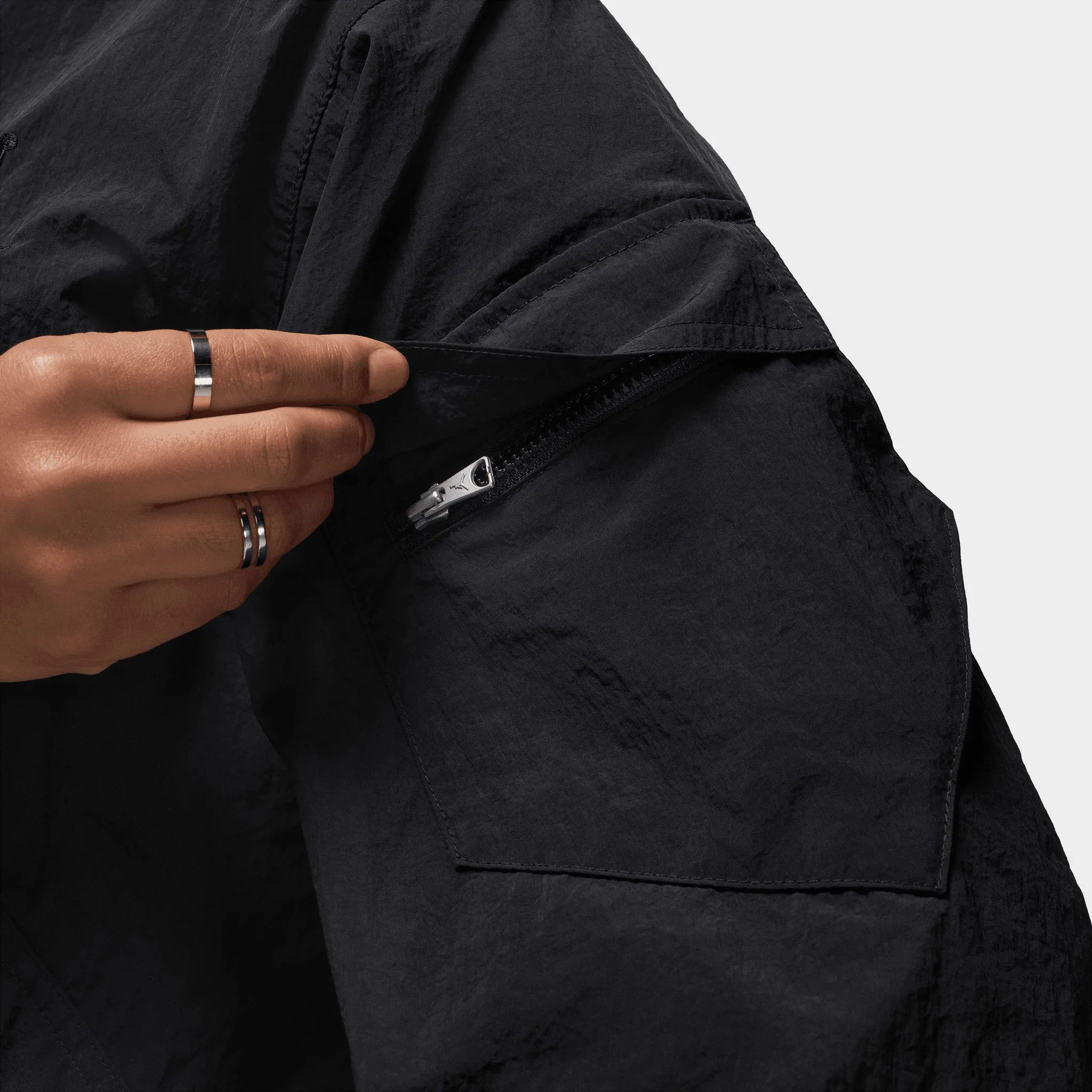 Jordan Essential Statement Lightweight Renegade Jacket / Black