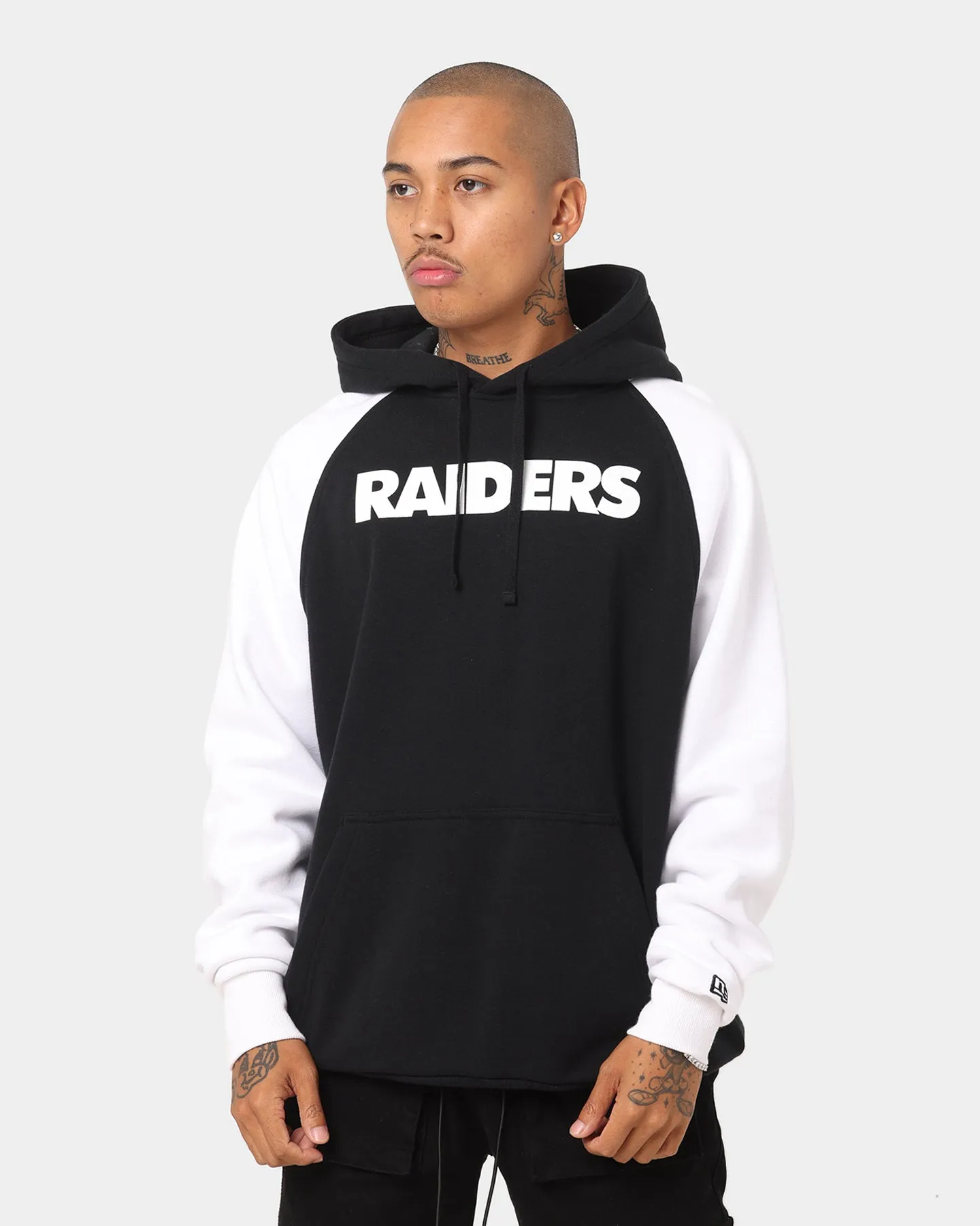 New Era Las Vegas Raiders Raglan Hoodie Black